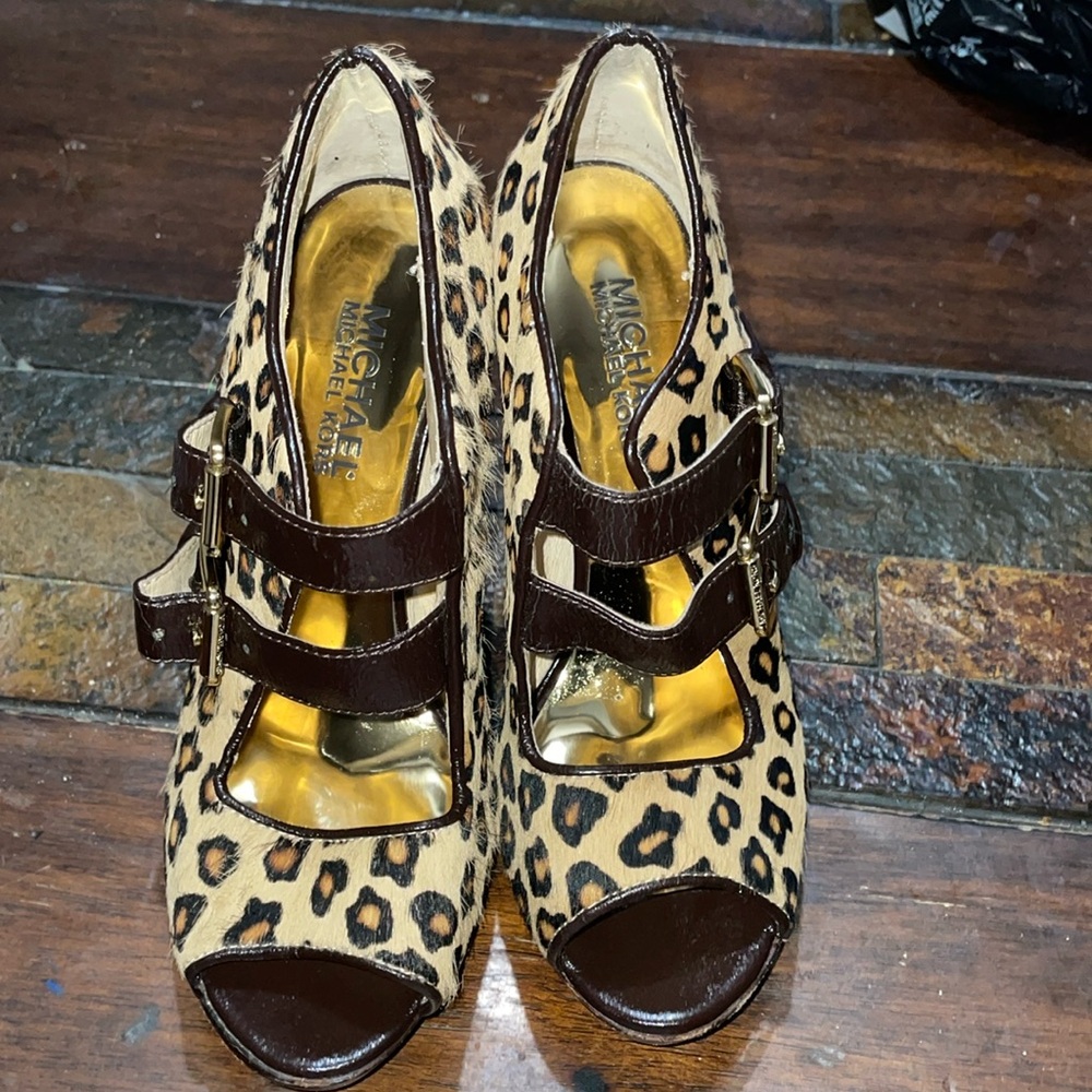 cheetah/ leopard print heels gold buckles michael kors super cute